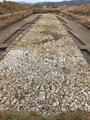 Originile milenare ale Târnăveniului, sub orașul de azi Târnăveni are origini milenare. Descoperirile arheologice atestă locuirea zonei din preistorie și existența unui castru roman.