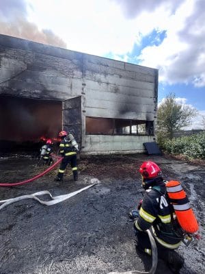 Incendiu uriaș la Luduș! RO-ALERT pentru populație Incendiu la Luduș, într-o hală de reciclare de până la 1.000 mp, unde ard deșeuri plastice. ISU Mureș a transmis mesaj RO-ALERT.