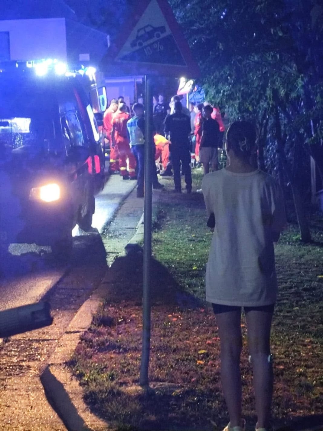 accident-mortal-trotineta Accident mortal cu trotineta la Sângeorgiu de Mureș. Un bărbat ar fi căzut și s-ar fi lovit la cap. Salvatorii au încercat să-l resusciteze.